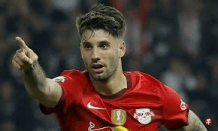 星空红牌瞬间引发争议